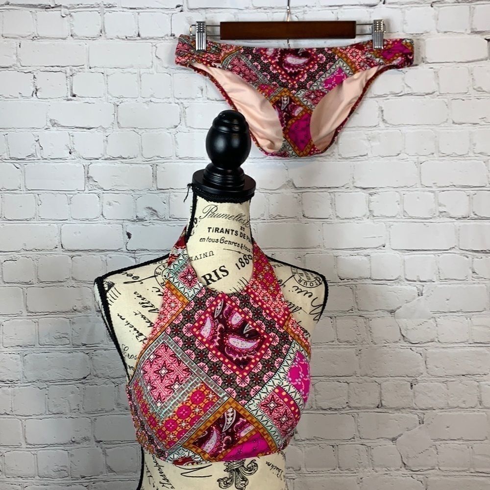 Victoria’s Secret knockout bikini size medium bottom size small top